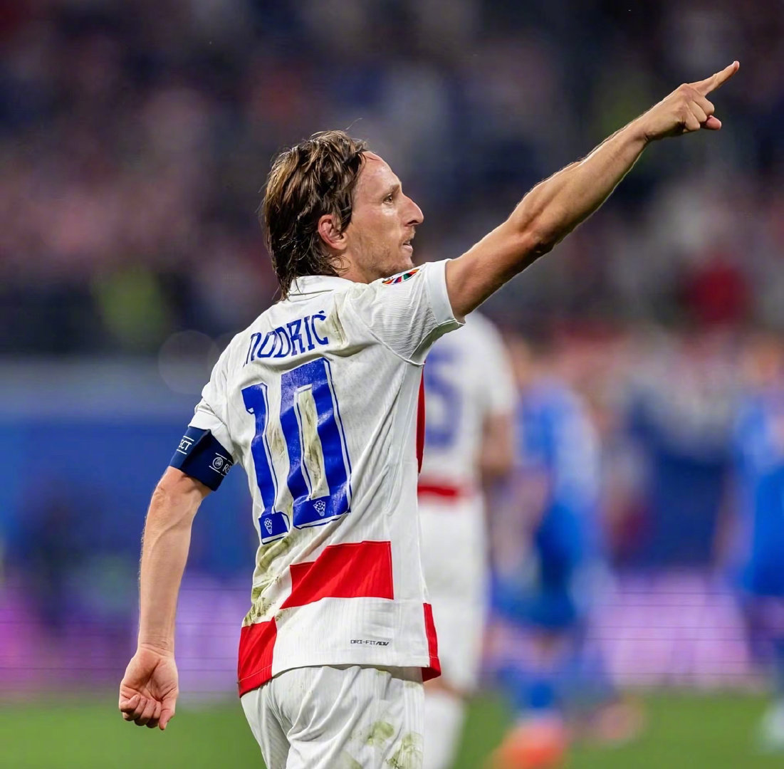 B费点球真的稳！稳稳骗过门将进球