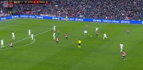 中超：山东泰山主场2-1逆转武汉三镇